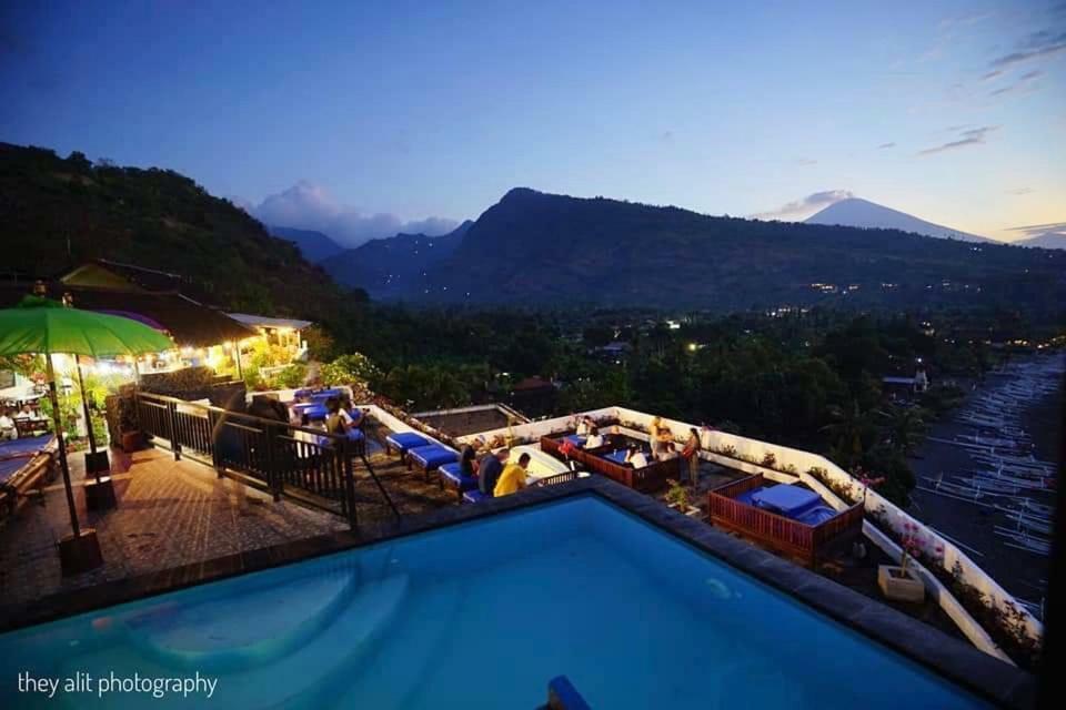 Waenis Sunset View Hotel And Restaurant, Amed, Bali Exterior photo